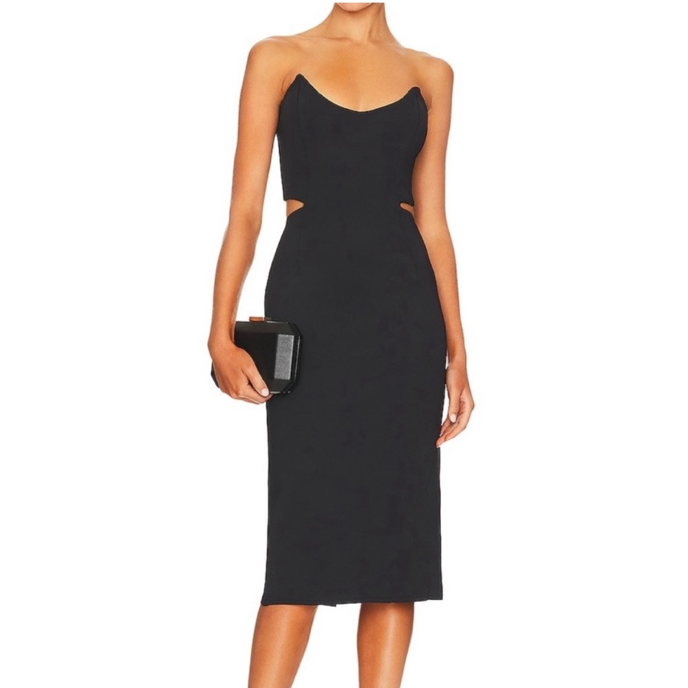 Beautiful dress w/ flattering neckline. Nice velvet ties in back. Nice material.